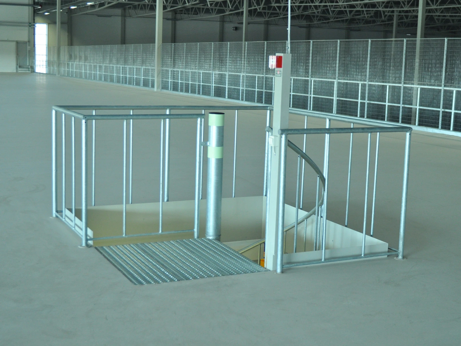 Spiraltrappa Inomhus Schenker Torslanda 900X1200 Ac00001548