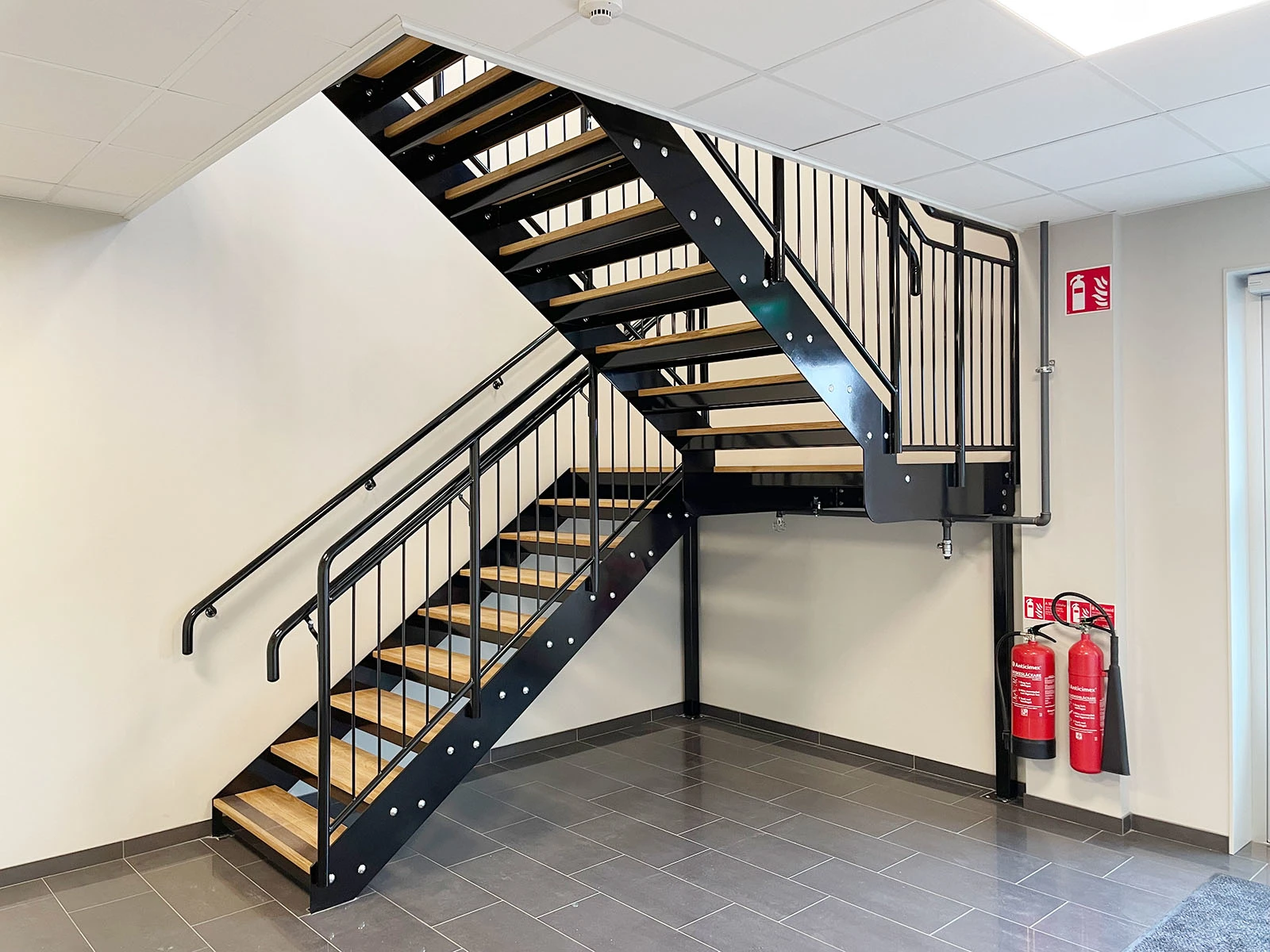 Rak Trappa Inomhus 600X800 Ac00002128