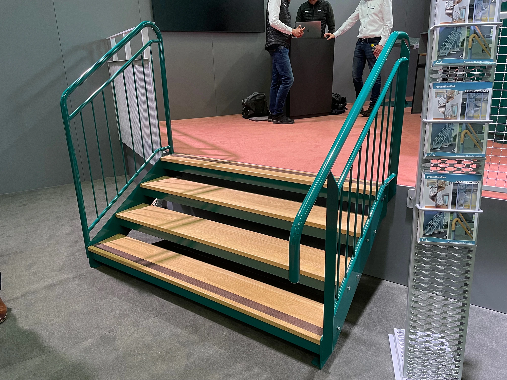 Upptaeck Rak Trappa Inomhus Thumb IMG 2184