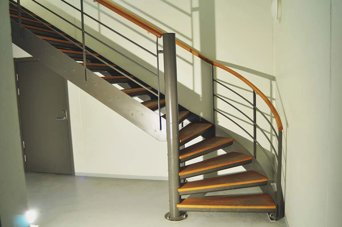 Ac00001236 Horntrappa 1