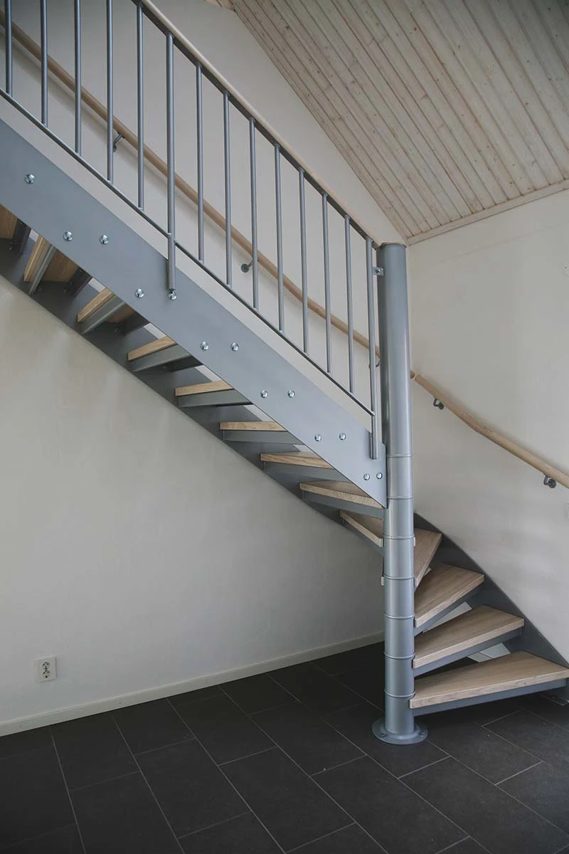 Ac00001236 Horntrappa 1